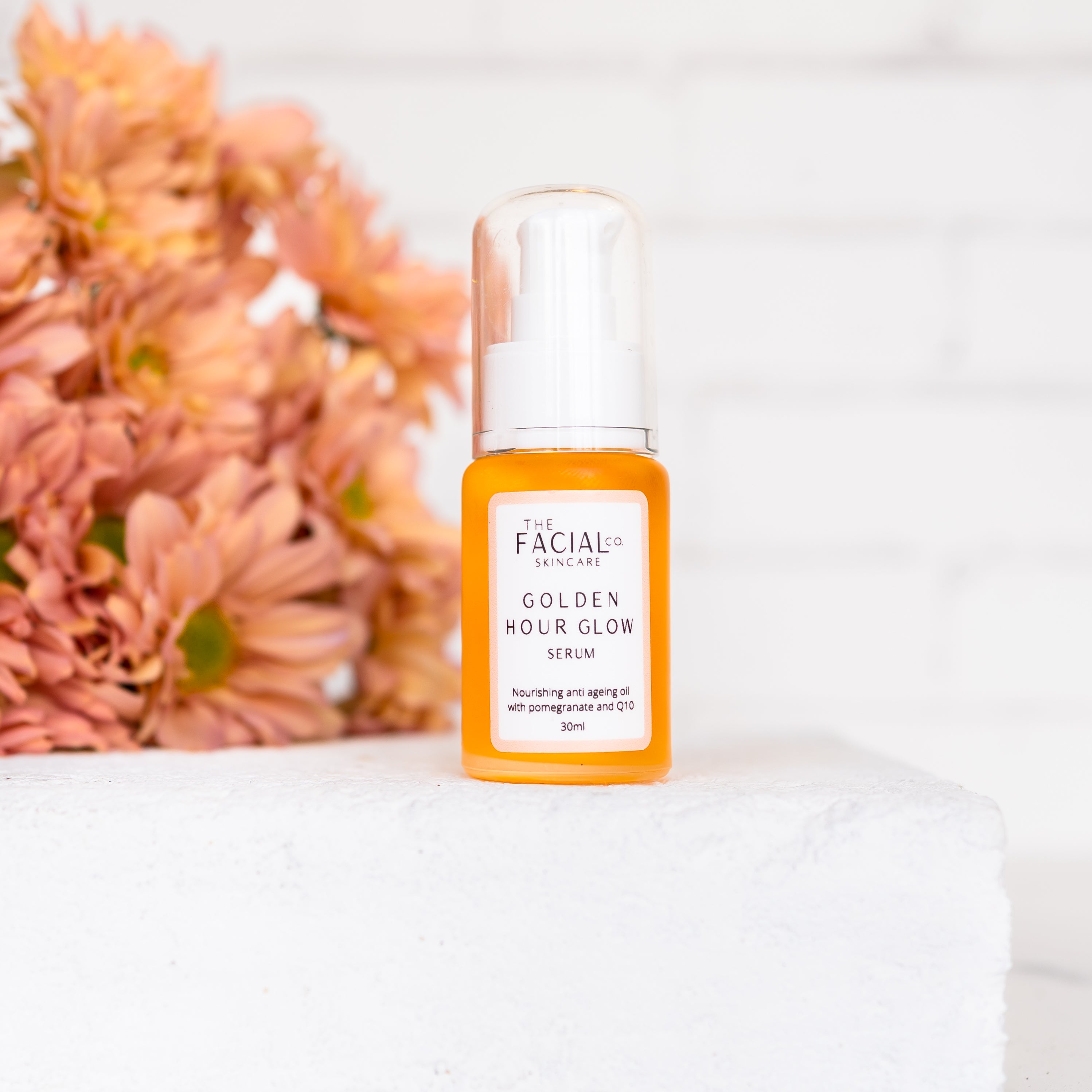 Nourishing face oil serum for sensitive skin, preservative free, soothes, brightens and softens skin, Infused with natural ingredients. Skincare for sensitive skin. Anti-ageing, fine lines, Natural, vegan and cruelty-free skincare. Breastfeeding friendly, pregnancy safe. Facial oil for sensitive skin, Oil serum. All natural, Sensitive Skin Hero, Helps heal flakey skin.